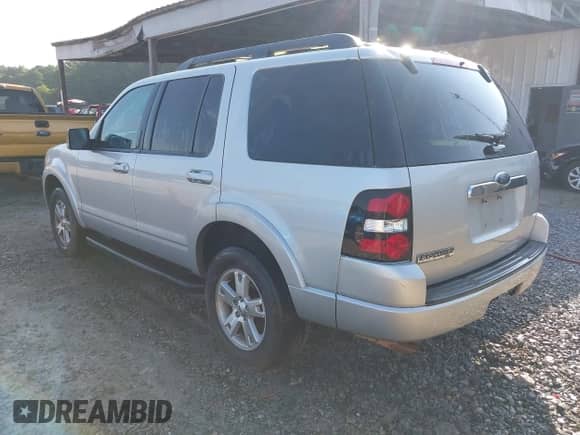 2010 Ford Explorer XLT с VIN 1FMEU6DEXAUA28915, выставлен на аукционе IAAI как лот 43025231 с пробегом 320 289 миль миль и . История ставок и продаж доступна на DreamBid. Изображение 3.