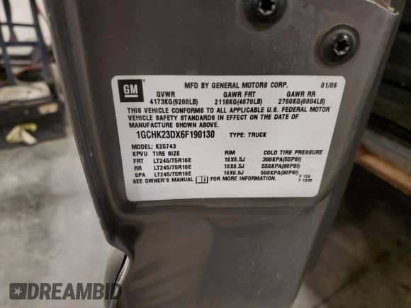 2006 Chevrolet Silverado 2500HD LT3 z VIN 1GCHK23DX6F190130, wystawiony jako Copart lot #82350845 z przebiegiem Nie podano mil oraz Szkoda całkowita • Salvage title. Historia ofert i sprzedaży dostępna na DreamBid. Obrazek 12.