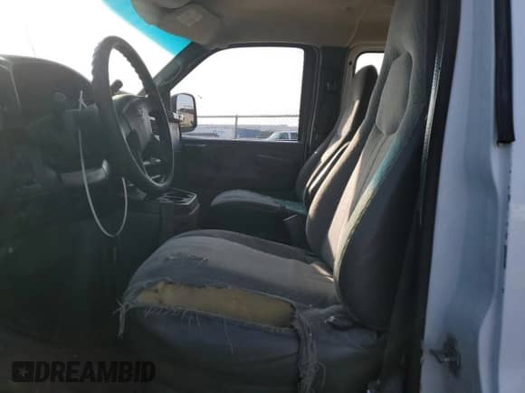2006 Chevrolet Express Passenger с VIN 1GAHG39U461274433, выставлен на аукционе Copart как лот 82622414 с пробегом 206 975 миль миль и Чистый • Clean title. История ставок и продаж доступна на DreamBid. Изображение 7.