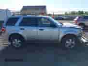 2011 Ford Escape XLT с VIN 1FMCU9D7XBKB01272, выставлен на аукционе IAAI как лот 43086435 с пробегом 122 998 миль миль и . История ставок и продаж доступна на DreamBid. Изображение 13.