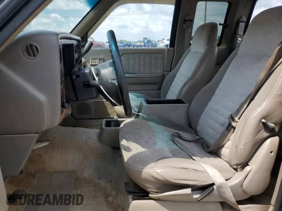 1994 Dodge Dakota z VIN 1B7GL23X4RS682098, wystawiony jako Copart lot #69020355 z przebiegiem 180 347 mil mil oraz Szkoda całkowita • Salvage title. Historia ofert i sprzedaży dostępna na DreamBid. Obrazek 7.