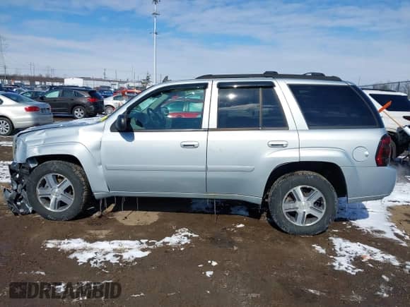 2007 Chevrolet TrailBlazer LT с VIN 1GNDT13SX72132832, выставлен на аукционе IAAI как лот 41606559 с пробегом 120 851 миль миль и . История ставок и продаж доступна на DreamBid. Изображение 14.