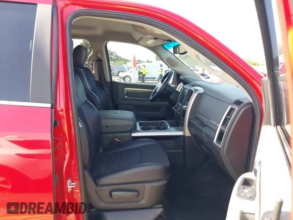 2017 Ram 1500 Lone Star z VIN 1C6RR6LTXHS836167, wystawiony jako IAAI lot #42698210 z przebiegiem 102 452 mil mil oraz . Historia ofert i sprzedaży dostępna na DreamBid. Obrazek 5.