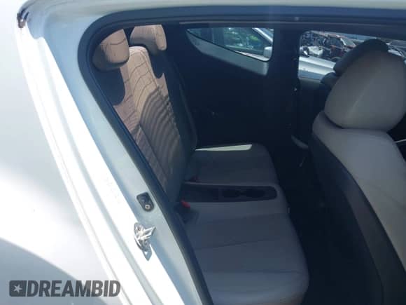 2012 Hyundai Veloster w/Black Int с VIN KMHTC6AD5CU056209, выставлен на аукционе IAAI как лот 42565571 с пробегом 137 908 миль миль и . История ставок и продаж доступна на DreamBid. Изображение 8.