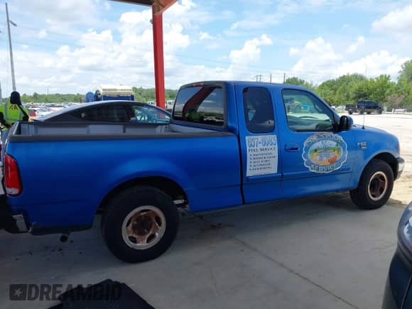1999 Ford F-150 XL with VIN 1FTRX17L9XNB83680, listed as a IAAI auction lot 42636807 with Not provided miles and . Bid and sale history available at DreamBid. Image 13.
