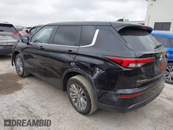 2024 Mitsubishi Outlander ES with VIN JA4J3UA87RZ073473, listed as a IAAI auction lot 42146365 with 8,600 mi miles and . Bid and sale history available at DreamBid. Image 3.