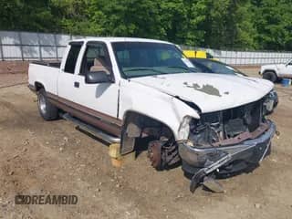 1998 Chevrolet Silverado 1500 z VIN 2GCEC19R1W1234049, wystawiony jako IAAI lot #42102028 z przebiegiem 231 137 mil mil oraz . Historia ofert i sprzedaży dostępna na DreamBid. Obrazek 1.