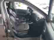 2020 Jeep Compass Latitude z VIN 3C4NJCBB4LT258791, wystawiony jako IAAI lot #42699336 z przebiegiem 36 583 mil mil oraz . Historia ofert i sprzedaży dostępna na DreamBid. Obrazek 5.