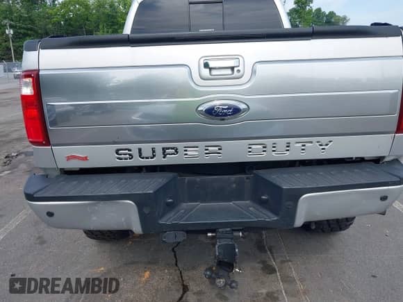 2015 Ford F-250 Lariat z VIN 1FT7W2BT3FEA37930, wystawiony jako IAAI lot #42492049 z przebiegiem 108 256 mil mil oraz . Historia ofert i sprzedaży dostępna na DreamBid. Obrazek 16.