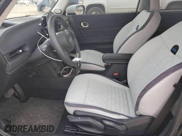 2025 MINI Hardtop Cooper S with VIN WMW23GD07S2W28841, listed as a Copart auction lot 81201575 with 4,887 mi miles and Salvage title. Bid and sale history available at DreamBid. Image 7.