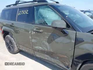 2025 Hyundai Santa Fe Calligraphy with VIN 5NMP5DG19SH031725, listed as a IAAI auction lot 42965302 with 17,049 mi miles and . Bid and sale history available at DreamBid. Image 6.