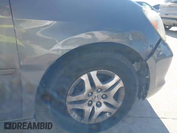 2007 Honda Odyssey EX-L z VIN 5FNRL38787B080046, wystawiony jako IAAI lot #42240227 z przebiegiem 138 073 mil mil oraz . Historia ofert i sprzedaży dostępna na DreamBid. Obrazek 6.