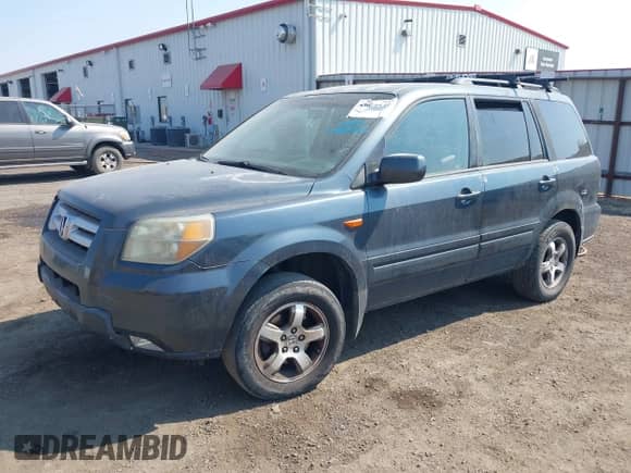 2006 Honda Pilot EX with VIN 5FNYF28496B004305, listed as a IAAI auction lot 43079549 with 180,945 mi miles and . Bid and sale history available at DreamBid. Image 2.