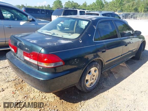 2001 Honda Accord EX с VIN 1HGCG16501A073822, выставлен на аукционе IAAI как лот 42897645 с пробегом 181 312 миль миль и . История ставок и продаж доступна на DreamBid. Изображение 4.