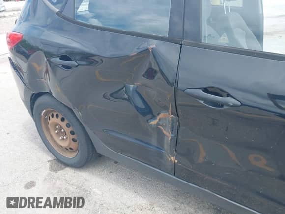 2011 Hyundai Tucson GL with VIN KM8JT3ABXBU198493, listed as a IAAI auction lot 42837562 with 164,411 mi miles and . Bid and sale history available at DreamBid. Image 6.