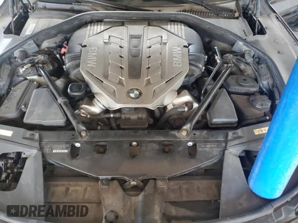 2009 BMW 7 Series 750i с VIN WBAKA83539CY33425, выставлен на аукционе Copart как лот 69256215 с пробегом 99 812 миль миль и Чистый • Clean title. История ставок и продаж доступна на DreamBid. Изображение 11.