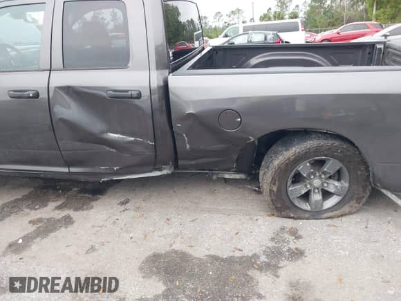 2019 Ram 1500 Express z VIN 1C6RR7FT4KS636345, wystawiony jako IAAI lot #41413262 z przebiegiem 92 981 mil mil oraz . Historia ofert i sprzedaży dostępna na DreamBid. Obrazek 6.