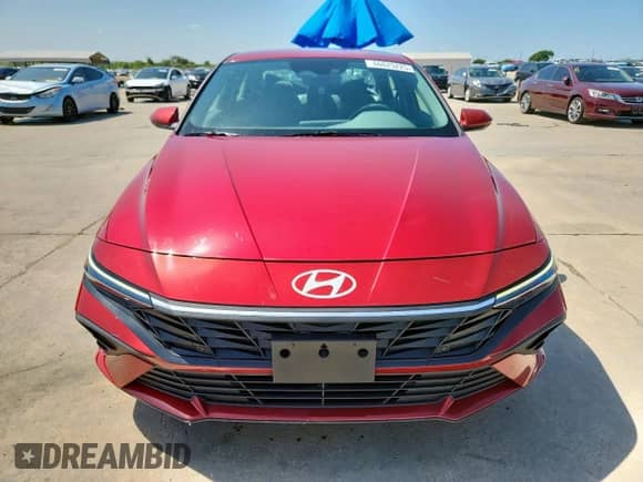 2024 Hyundai Elantra Blue z VIN KMHLM4DJ7RU105972, wystawiony jako Copart lot #66625225 z przebiegiem 29 801 mil mil oraz Szkoda całkowita • Salvage title. Historia ofert i sprzedaży dostępna na DreamBid. Obrazek 5.