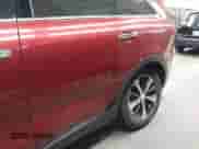 2018 Kia Sorento EX z VIN 5XYPHDA51JG401383, wystawiony jako IAAI lot #42321609 z przebiegiem 111 515 mil mil oraz . Historia ofert i sprzedaży dostępna na DreamBid. Obrazek 6.