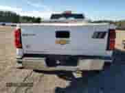 2018 Chevrolet Silverado 2500HD Work Truck z VIN 1GC0CUEG5JZ286140, wystawiony jako Copart lot #82056445 z przebiegiem 222 860 mil mil oraz Szkoda całkowita • Salvage title. Historia ofert i sprzedaży dostępna na DreamBid. Obrazek 6.