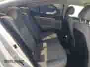 2017 Hyundai Elantra SE z VIN 5NPD84LF1HH041673, wystawiony jako Copart lot #71273635 z przebiegiem 132 317 mil mil oraz Szkoda całkowita • Salvage title. Historia ofert i sprzedaży dostępna na DreamBid. Obrazek 10.
