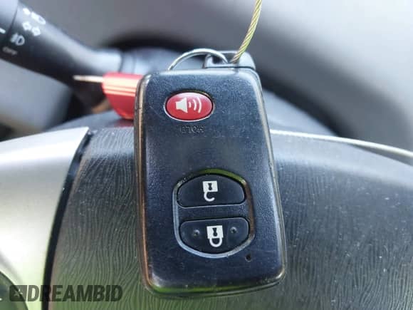 2014 Toyota Prius Two z VIN JTDZN3EU1EJ002167, wystawiony jako IAAI lot #43061406 z przebiegiem 166 225 mil mil oraz . Historia ofert i sprzedaży dostępna na DreamBid. Obrazek 11.