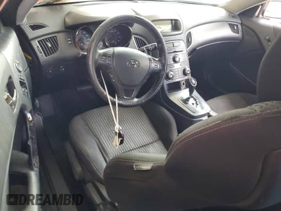 2011 Hyundai Genesis Coupe Premium с VIN KMHHT6KD0BU049252, выставлен на аукционе Copart как лот 70086465 с пробегом Не указан миль и На запчасти • Non repairable. История ставок и продаж доступна на DreamBid. Изображение 8.