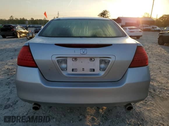 2007 Honda Accord LX z VIN 1HGCM663X7A005167, wystawiony jako Copart lot #53571585 z przebiegiem 225 428 mil mil oraz Szkoda całkowita • Salvage title. Historia ofert i sprzedaży dostępna na DreamBid. Obrazek 6.