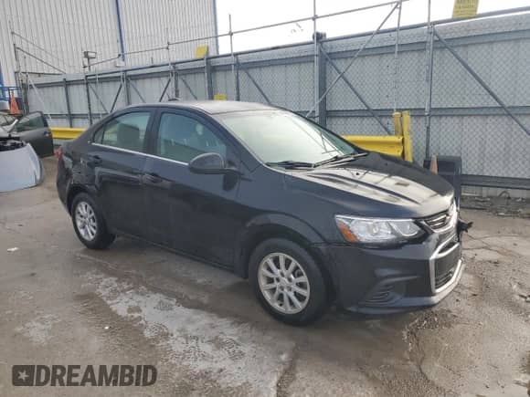 2017 Chevrolet Sonic LT z VIN 1G1JD5SHXH4111953, wystawiony jako Copart lot #84006215 z przebiegiem 88 391 mil mil oraz Szkoda całkowita • Salvage title. Historia ofert i sprzedaży dostępna na DreamBid. Obrazek 4.