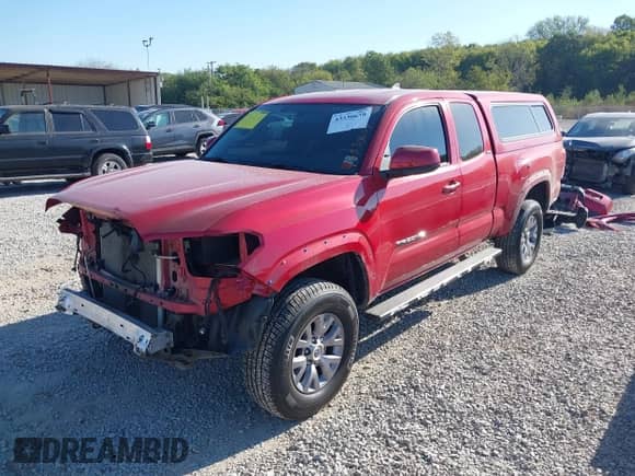 2016 Toyota Tacoma SR с VIN 5TFSX5EN6GX041949, выставлен на аукционе IAAI как лот 43330639 с пробегом 104 110 миль миль и . История ставок и продаж доступна на DreamBid. Изображение 18.
