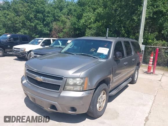 2007 Chevrolet Suburban LT с VIN 3GNFC160X7G317814, выставлен на аукционе IAAI как лот 42368680 с пробегом 216 260 миль миль и . История ставок и продаж доступна на DreamBid. Изображение 2.