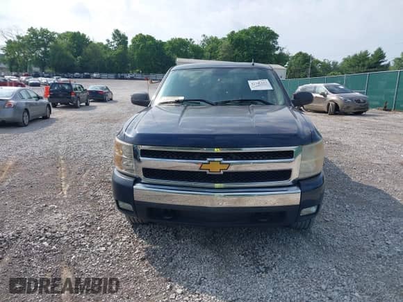 2007 Chevrolet Silverado 1500 1LT z VIN 2GCEK190071594645, wystawiony jako IAAI lot #42397117 z przebiegiem 241 216 mil mil oraz . Historia ofert i sprzedaży dostępna na DreamBid. Obrazek 12.
