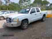 2006 Dodge Dakota SLT с VIN 1D7HW48N06S537236, выставлен на аукционе IAAI как лот 42394061 с пробегом 239 091 миль миль и . История ставок и продаж доступна на DreamBid. Изображение 17.