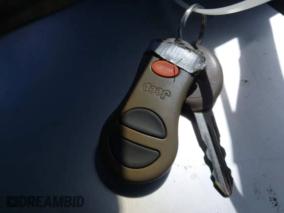 2000 Jeep Grand Cherokee Laredo с VIN 1J4G248S8YC373460, выставлен на аукционе IAAI как лот 42271428 с пробегом 135 768 миль миль и . История ставок и продаж доступна на DreamBid. Изображение 11.