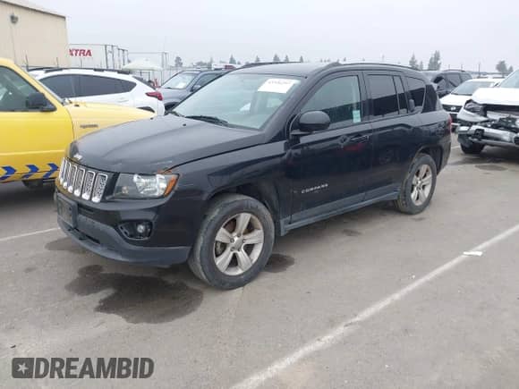 2017 Jeep Compass High Altitude z VIN 1C4NJDEB6HD106073, wystawiony jako IAAI lot #43526297 z przebiegiem 103 392 mil mil oraz . Historia ofert i sprzedaży dostępna na DreamBid. Obrazek 2.