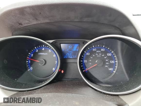 2012 Hyundai Tucson GLS z VIN KM8JU3AC6CU375192, wystawiony jako Copart lot #43734835 z przebiegiem 227 567 mil mil oraz Czysty tytuł • Clean title. Historia ofert i sprzedaży dostępna na DreamBid. Obrazek 9.