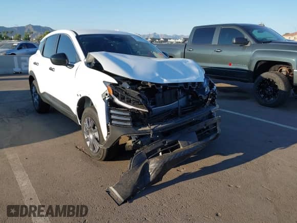 2025 Nissan Kicks S with VIN 3N8AP6BAXSL307579, listed as a IAAI auction lot 43293482 with 2,471 mi miles and . Bid and sale history available at DreamBid. Image 6.