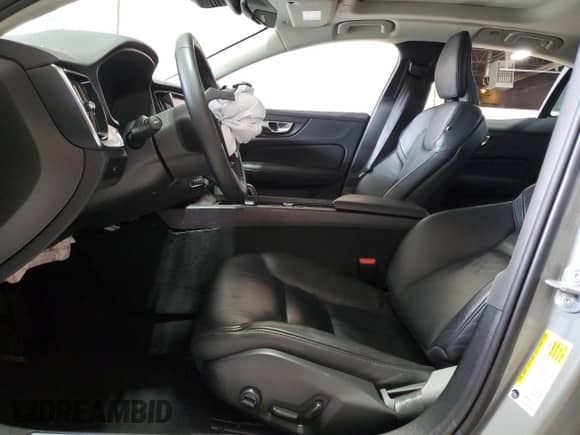 2024 Volvo S60 Plus Dark Theme z VIN 7JRL12FL0RG294609, wystawiony jako Copart lot #82103835 z przebiegiem 38 487 mil mil oraz Czysty tytuł • Clean title. Historia ofert i sprzedaży dostępna na DreamBid. Obrazek 7.