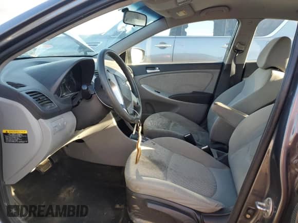 2012 Hyundai Accent GLS z VIN KMHCT4AE7CU178017, wystawiony jako Copart lot #81929055 z przebiegiem 146 610 mil mil oraz Czysty tytuł • Clean title. Historia ofert i sprzedaży dostępna na DreamBid. Obrazek 7.