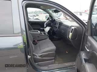 2017 Chevrolet Silverado 1500 LT z VIN 3GCPCREC2HG234855, wystawiony jako IAAI lot #43095279 z przebiegiem 113 051 mil mil oraz . Historia ofert i sprzedaży dostępna na DreamBid. Obrazek 5.