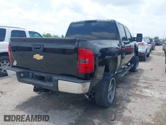2011 Chevrolet Silverado 1500 LS z VIN 3GCPKREA3BG310821, wystawiony jako IAAI lot #42115265 z przebiegiem 72 891 mil mil oraz . Historia ofert i sprzedaży dostępna na DreamBid. Obrazek 4.