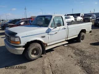 1994 Ford F-150 z VIN 1FTEF14Y4RNA79201, wystawiony jako Copart lot #81917714 z przebiegiem 203 598 mil mil oraz Czysty tytuł • Clean title. Historia ofert i sprzedaży dostępna na DreamBid. Obrazek 1.