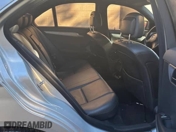 2008 Mercedes-Benz C 300 Sport с VIN WDDGF81X98F107067, выставлен на аукционе Copart как лот 82118905 с пробегом 227 333 миль миль и Чистый • Clean title. История ставок и продаж доступна на DreamBid. Изображение 6.