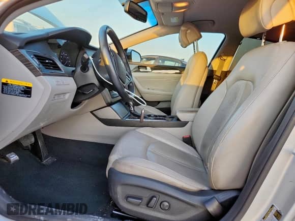 2015 Hyundai Sonata Limited with VIN 5NPE34AFXFH195740, listed as a Copart auction lot 86659415 with 130,284 mi miles and Clean title. Bid and sale history available at DreamBid. Image 7.