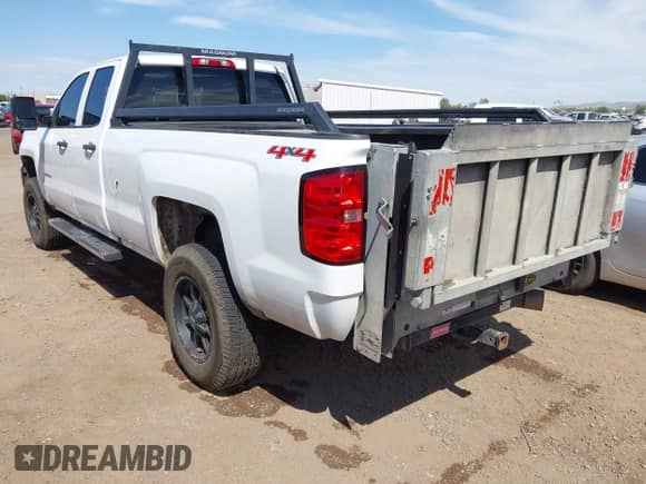 2016 Chevrolet Silverado 2500HD Work Truck z VIN 1GC2KUE84GZ265163, wystawiony jako IAAI lot #42796264 z przebiegiem 239 706 mil mil oraz . Historia ofert i sprzedaży dostępna na DreamBid. Obrazek 3.