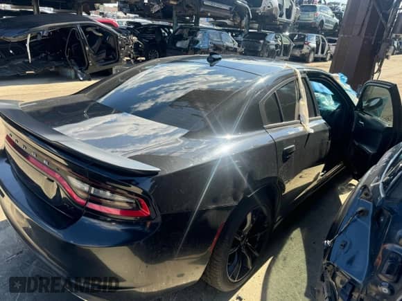 2016 Dodge Charger R/T z VIN 2C3CDXCT1GH258375, wystawiony jako Copart lot #84625465 z przebiegiem Nie podano mil oraz Szkoda całkowita • Salvage title. Historia ofert i sprzedaży dostępna na DreamBid. Obrazek 4.