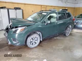 2024 Subaru Forester Premium z VIN JF2SKADC7RH425986, wystawiony jako Copart lot #80379135 z przebiegiem Nie podano mil oraz Szkoda całkowita • Salvage title. Historia ofert i sprzedaży dostępna na DreamBid. Obrazek 1.