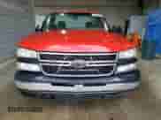 2006 Chevrolet Silverado 1500 Work Truck z VIN 1GCEC14V06E284962, wystawiony jako Copart lot #63103685 z przebiegiem 231 471 mil mil oraz Szkoda całkowita • Salvage title. Historia ofert i sprzedaży dostępna na DreamBid. Obrazek 5.