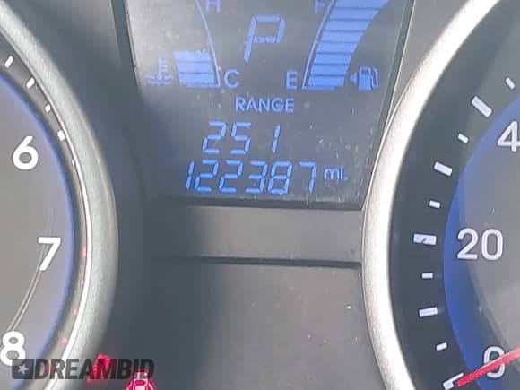 2014 Hyundai Tucson Limited with VIN KM8JU3AGXEU833578, listed as a IAAI auction lot 42646016 with 122,387 mi miles and . Bid and sale history available at DreamBid. Image 15.