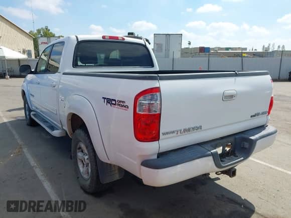 2005 Toyota Tundra Limited z VIN 5TBDT48135S479170, wystawiony jako IAAI lot #43249054 z przebiegiem 176 004 mil mil oraz . Historia ofert i sprzedaży dostępna na DreamBid. Obrazek 3.